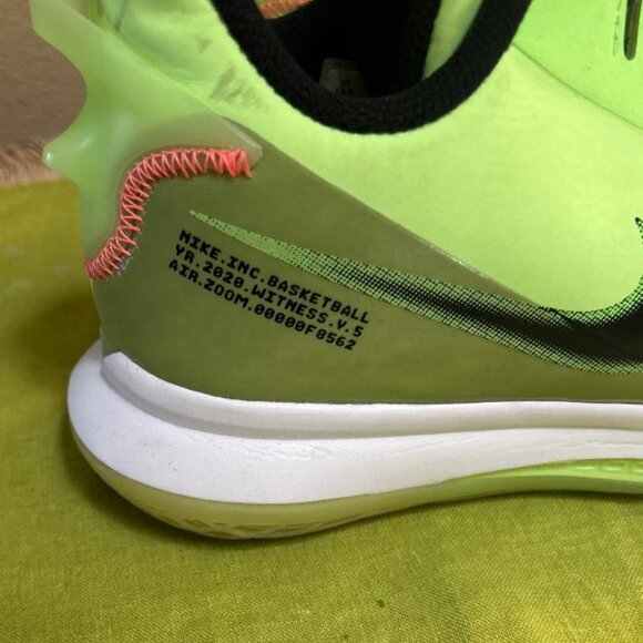 NIKE LEBRON WITNESS 5 \